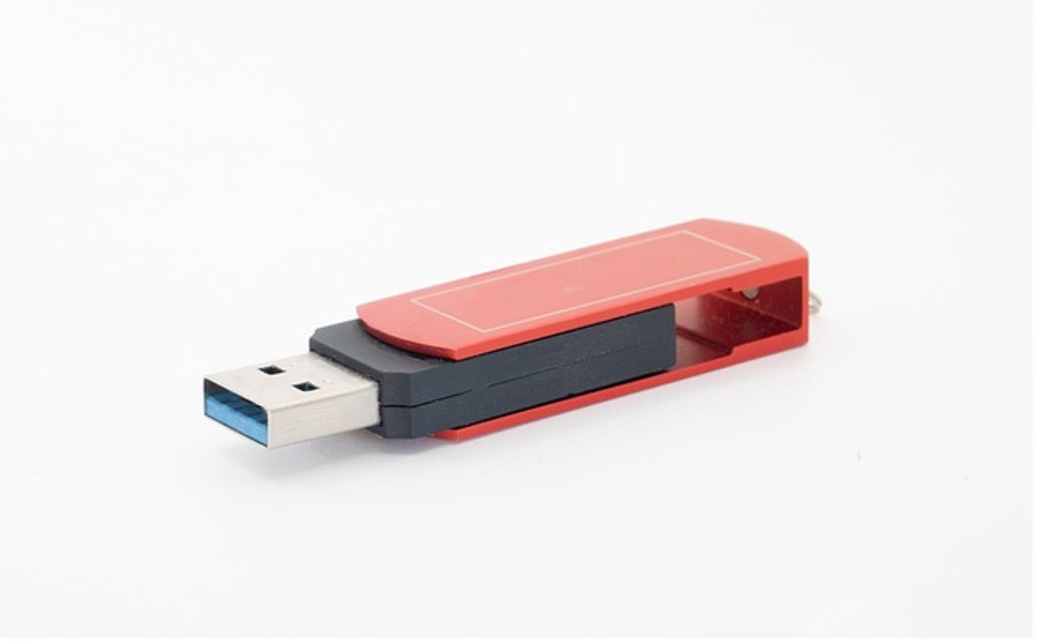 cómo hacer una presentación de diapositivas en el monitor usando una memoria USB